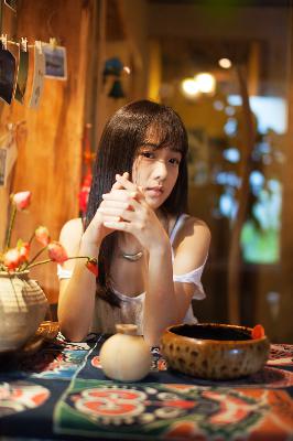 她在丈夫面前被耍了